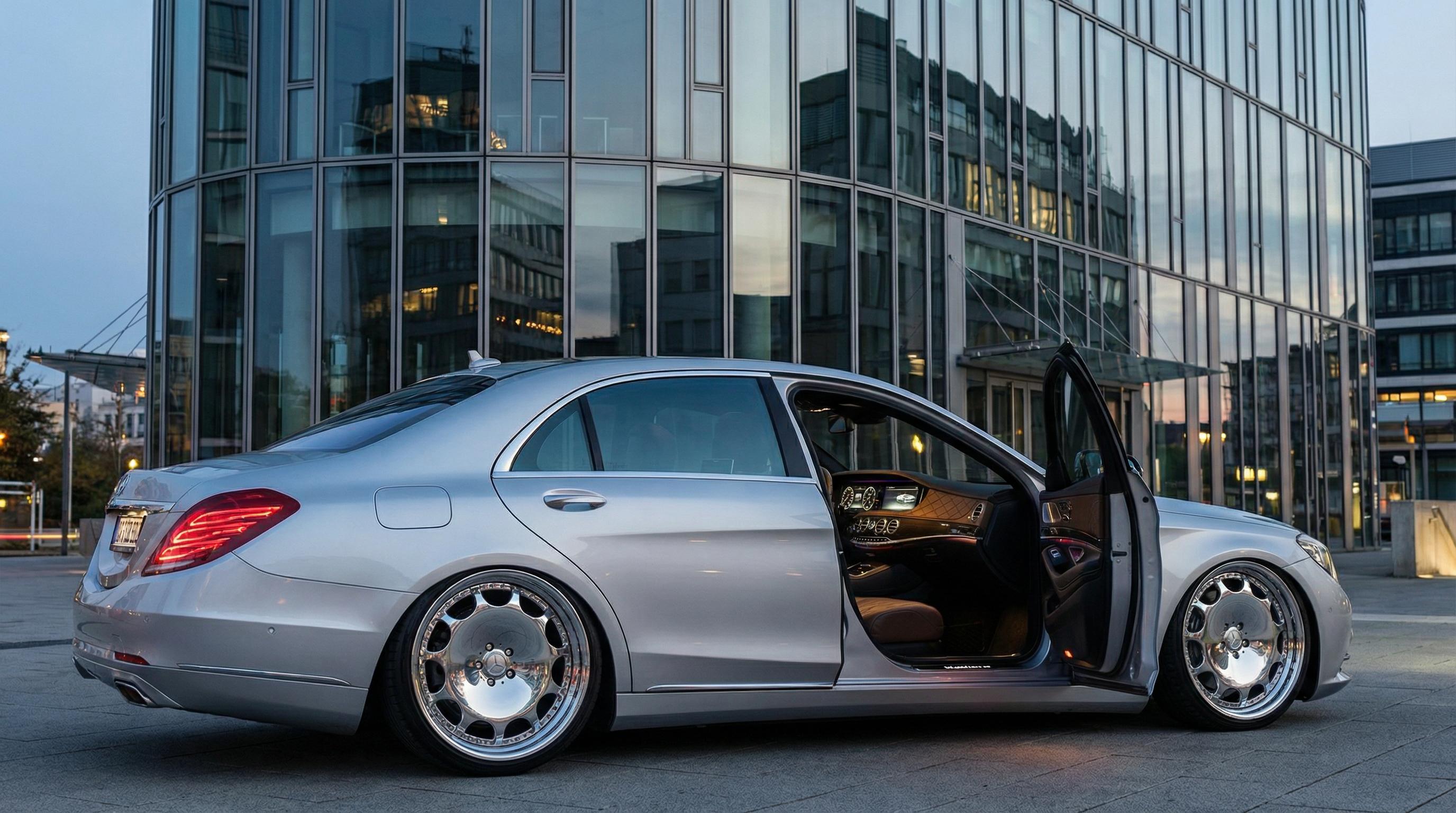 黑料银色豪华轿车气动避震改装视频